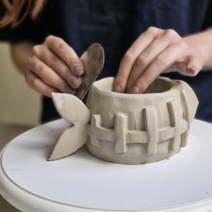 کلاس سفالگری با دست مقدماتی